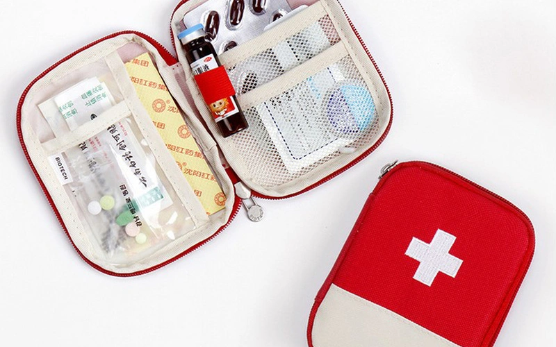 portable-firstaidkitbag-for-outdoor-adventures