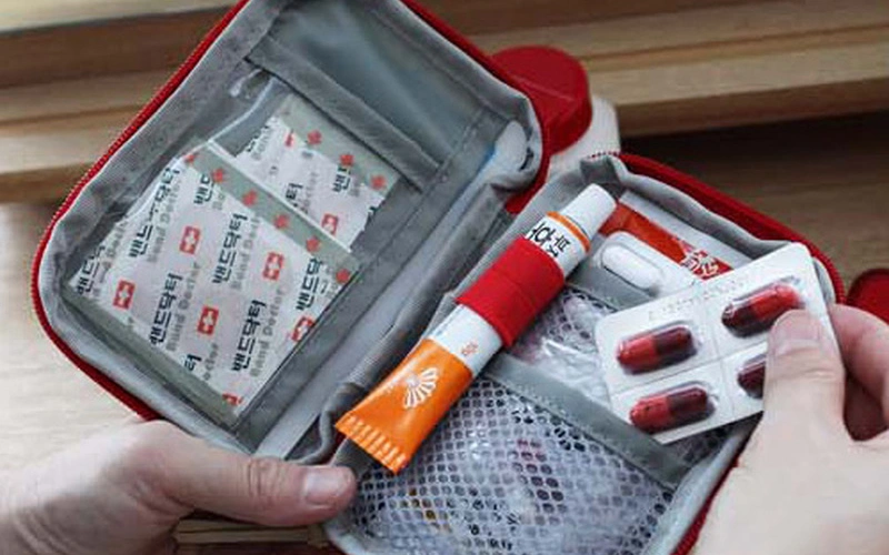 portable-firstaidkitbag-for-outdoor-adventures