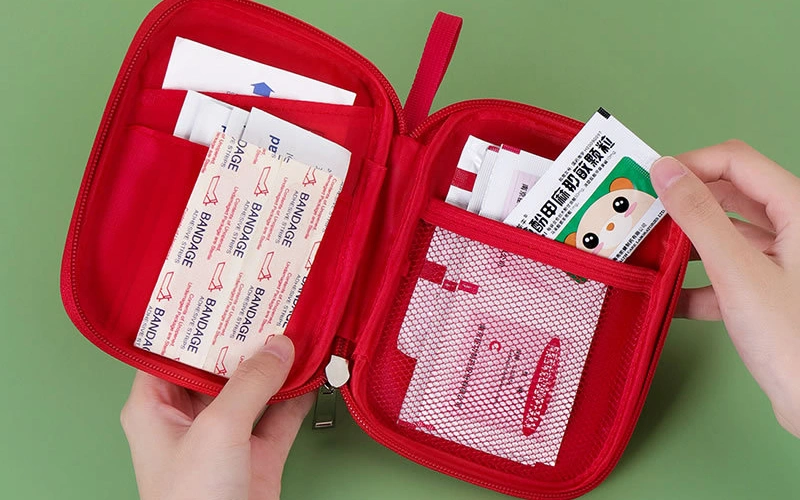 portable-firstaidkitbag-for-travel-convenience